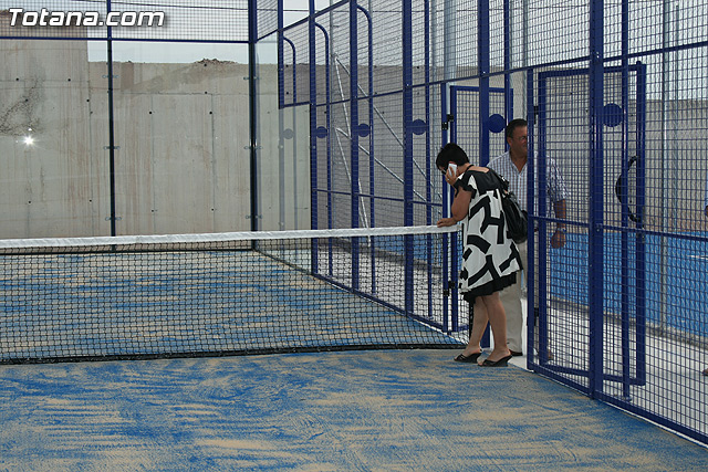 Los vecinos de El Paretn-Cantareros disfrutarn en breve de dos pistas deportivas, una de tenis y otra de pdel - 11