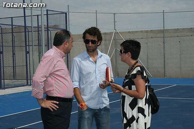 Los vecinos de El Paretn-Cantareros disfrutarn en breve de dos pistas deportivas, una de tenis y otra de pdel - 14