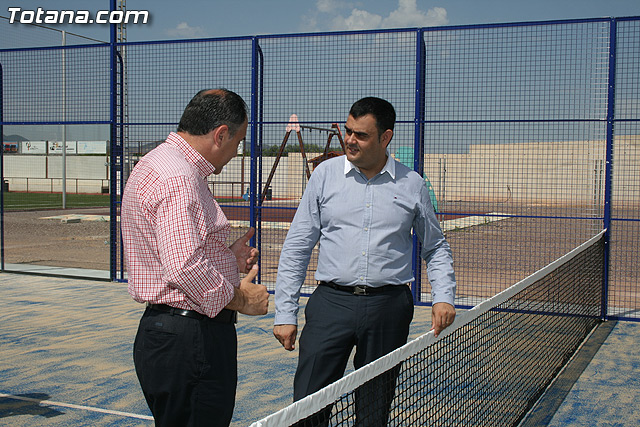 Los vecinos de El Paretn-Cantareros disfrutarn en breve de dos pistas deportivas, una de tenis y otra de pdel - 17