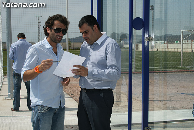 Los vecinos de El Paretn-Cantareros disfrutarn en breve de dos pistas deportivas, una de tenis y otra de pdel - 16