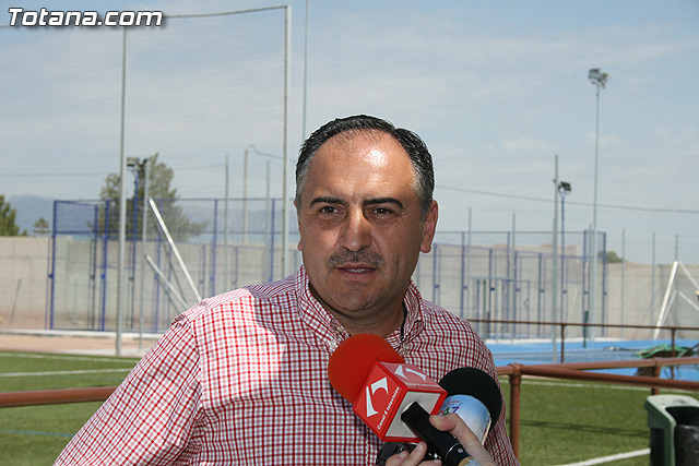 Los vecinos de El Paretn-Cantareros disfrutarn en breve de dos pistas deportivas, una de tenis y otra de pdel - 22