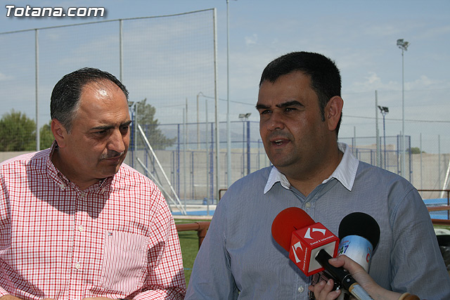 Los vecinos de El Paretn-Cantareros disfrutarn en breve de dos pistas deportivas, una de tenis y otra de pdel - 23