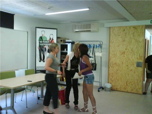 La directora del Instituto de la Juventud de Murcia entrega a los corresponsales juveniles de Totana de los centros de educación Secundaria un diploma, Foto 2