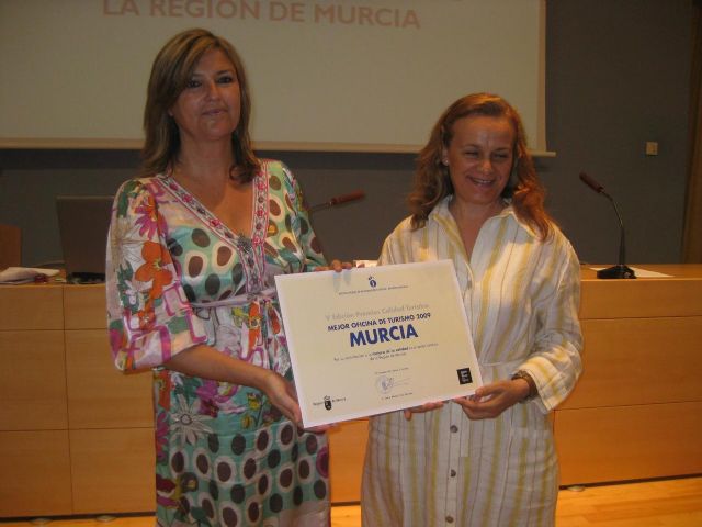 La Oficina de Turismo del Ayuntamiento recibe el premio a la calidad turística de la Comunidad Autónoma - 1, Foto 1
