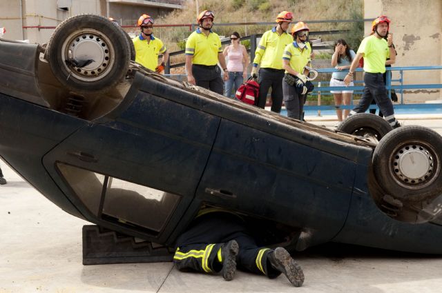 Bomberos y 061 se unen para actualizar sus conocimientos en accidentes de tráfico - 3, Foto 3