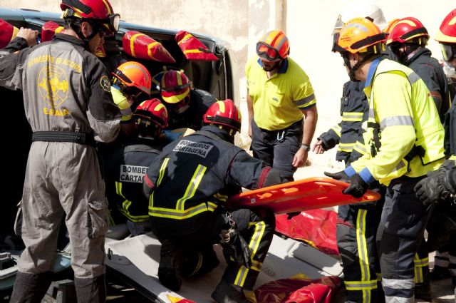Bomberos y 061 se unen para actualizar sus conocimientos en accidentes de tráfico - 5, Foto 5