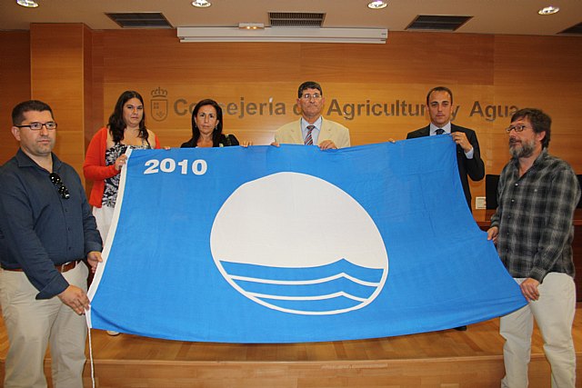 Águilas consigue una bandera azul más en 2010 para el Puerto Deportivo Juan Montiel y Cartagena una distinción en socorrismo - 1, Foto 1