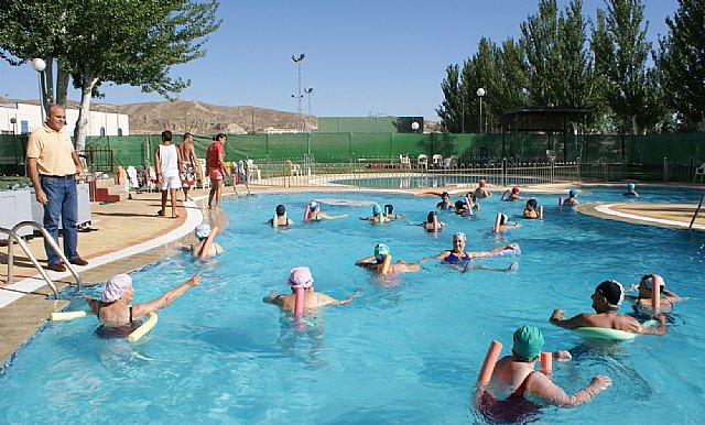 Puerto Lumbreras abre las piscinas municipales con una amplia oferta de actividades para el verano 2010 - 1, Foto 1