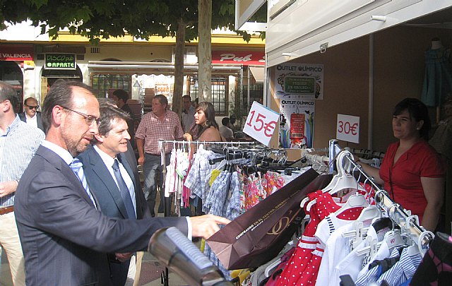 Lorca celebra su Feria Outlet 2010 con la participación de 34 comercios - 1, Foto 1