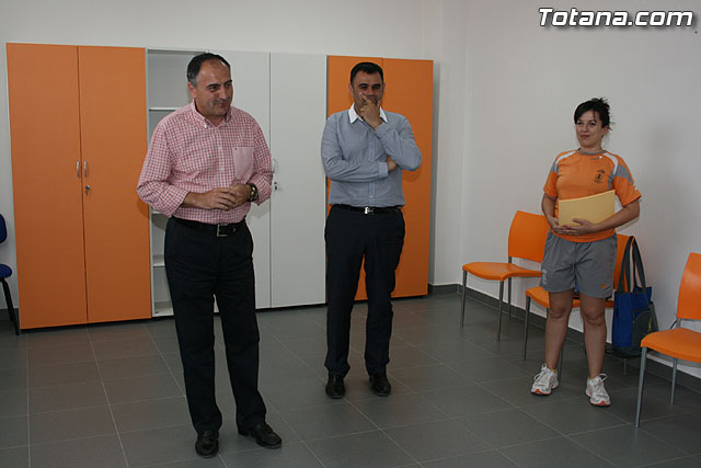 Los usuarios del Centro de Personas Mayores de El Paretn-Cantareros reciben los diplomas del curso de gimnasia para la salud - 7