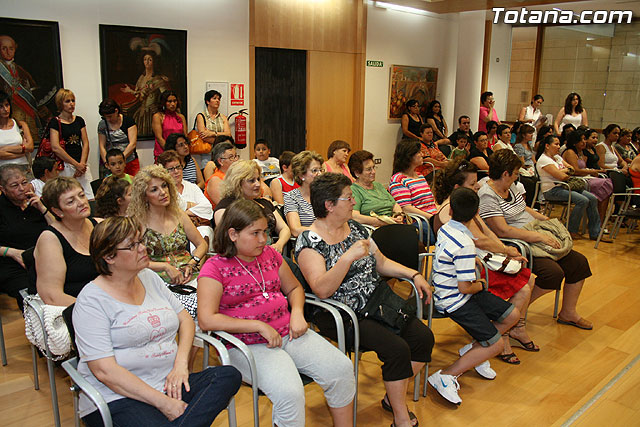 Ms de 70 mujeres reciben sus diplomas por particpar en los cursos y talleres formativos - 4