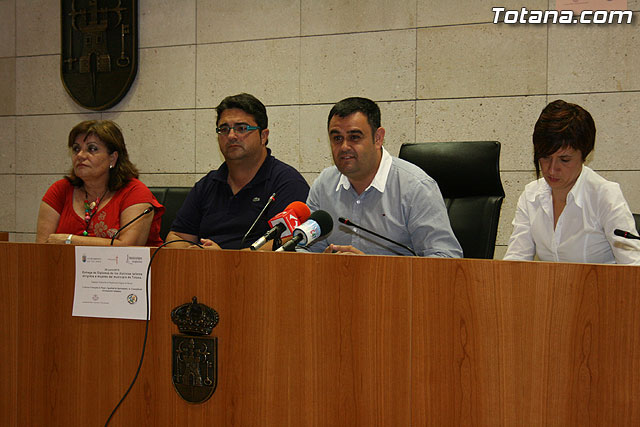 Ms de 70 mujeres reciben sus diplomas por particpar en los cursos y talleres formativos - 5