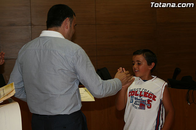 Ms de 70 mujeres reciben sus diplomas por particpar en los cursos y talleres formativos - 14