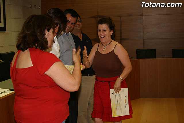 Ms de 70 mujeres reciben sus diplomas por particpar en los cursos y talleres formativos - 24