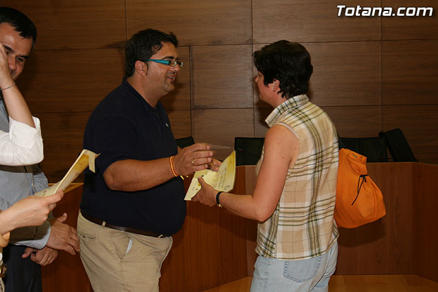 Ms de 70 mujeres reciben sus diplomas por particpar en los cursos y talleres formativos - 34