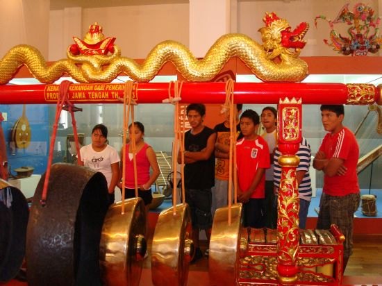 Los jóvenes usuarios del proyecto de integración socieducativa de la concejalía de Bienestar Social realizan una convivencia, Foto 1