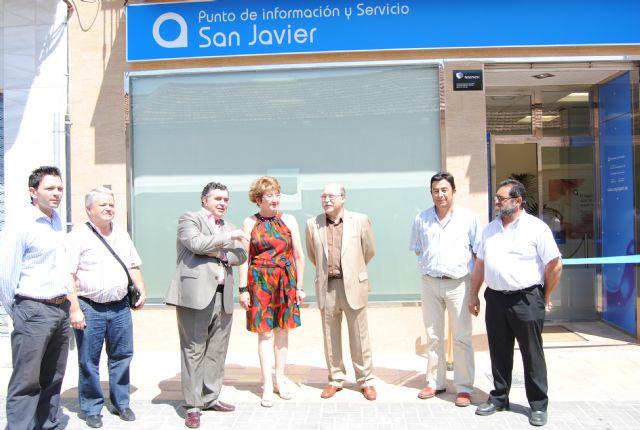 La alcaldesa y el director regional de Aquagest inauguran las nuevas oficinas del servicio municipal de aguas en San Javier - 1, Foto 1