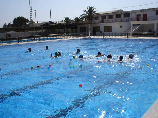 Desde el pasado fin de semana están abiertas al público las dos piscinas municipales - 2, Foto 2