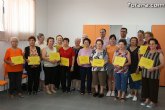 Los usuarios del Centro de Personas Mayores de El Paretón-Cantareros reciben los diplomas del curso de gimnasia para la salud
