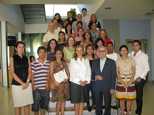 Turismo y la Fundación FADE celebran la clausura de sus cursos de hostelería para inmigrantes - 1, Foto 1