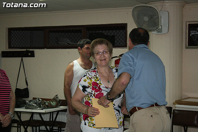 Los usuarios del centro de personas de Totana que han participado en el programa de gimnasia para la salud reciben sus diplomas - 14