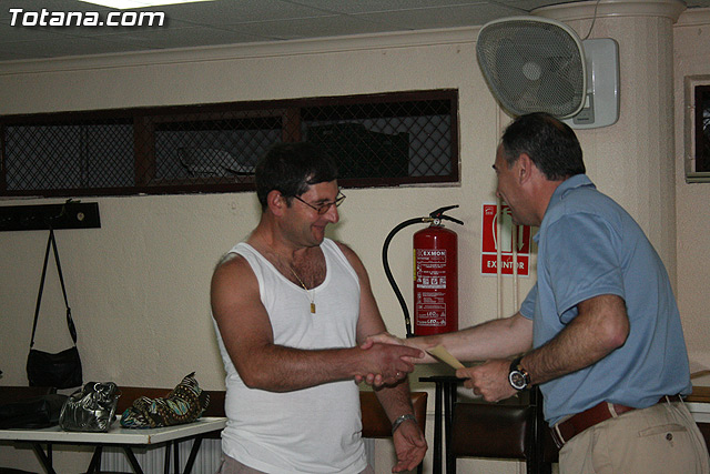Los usuarios del centro de personas de Totana que han participado en el programa de gimnasia para la salud reciben sus diplomas - 20
