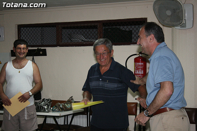 Los usuarios del centro de personas de Totana que han participado en el programa de gimnasia para la salud reciben sus diplomas - 27