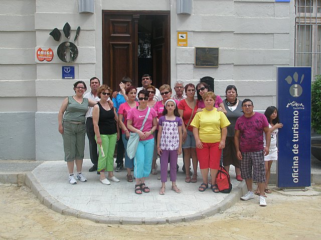 Socios y colaboradores de la asociacion MIFITO disfrutaron de una jornada en el Balneario de Archena, Foto 1