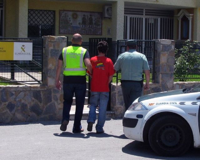 La Guardia Civil desarticula una banda dedicada a la comisión de robos en viviendas - 1, Foto 1