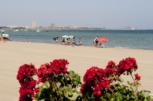 Playa Honda luce una bandera azul y otra de Q de calidad - 2, Foto 2