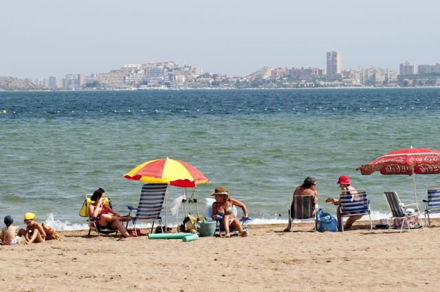Playa Honda luce una bandera azul y otra de Q de calidad - 3, Foto 3