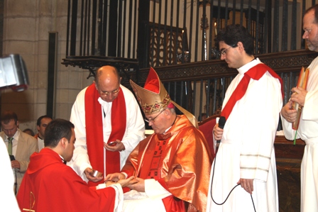 Mons. Lorca Planes ordena a tres sacerdotes en la Catedral de Murcia - 2