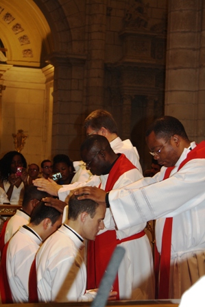 Mons. Lorca Planes ordena a tres sacerdotes en la Catedral de Murcia - 9