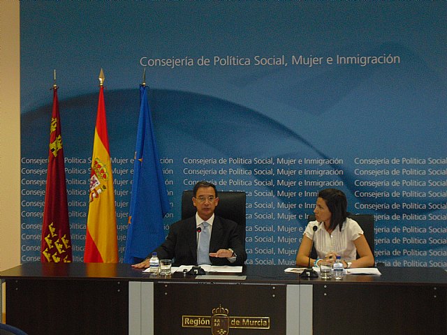 Ocho menores tutelados serán acogidos este mes por familias que han participado en un programa formativo de Política Social - 1, Foto 1