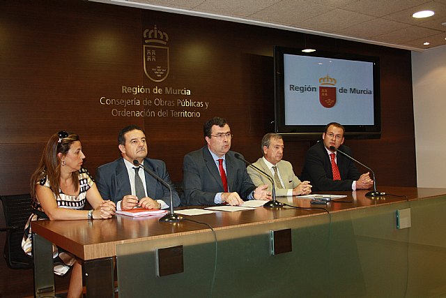 El Gobierno regional confirma con Fomento la llegada del AVE a la Región en 2014 - 1, Foto 1