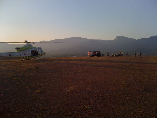Los servicios de emergencias de Totana actuaron en las labores de rescate de un parapentista - 3, Foto 3