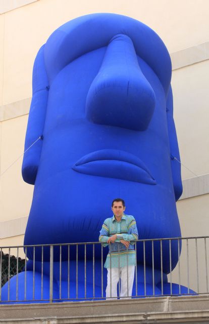 Nadin Ospina, artista pop colombiano, presenta Tierras Colombianas en la sección de arte del festival La Mar de Músicas en Cartagena - 1, Foto 1