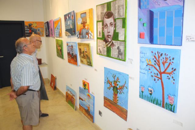 Inaugurada la exposición sobre Miguel Hernández elaborada por alumnos de PROMETEO - 2, Foto 2