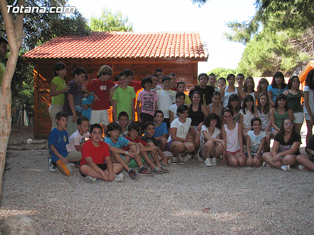 Un total de 300 niños y jvenes participan en los campamentos y escuelas de verano durante el mes de julio - 13