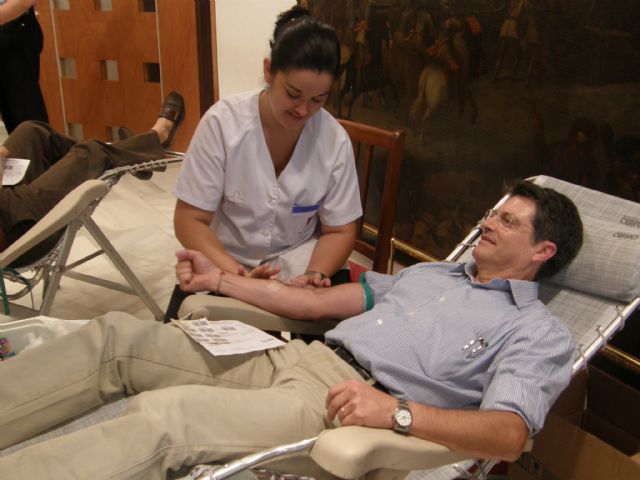 El Alcalde de Lorca realiza una donación de sangre - 1, Foto 1