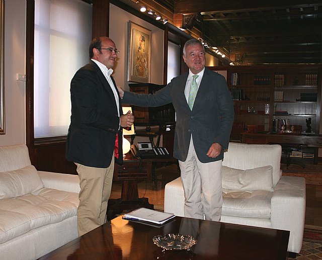 El Alcalde de Puerto Lumbreras presenta al Presidente el proyecto de rehabilitación de la Casa del Cura - 1, Foto 1