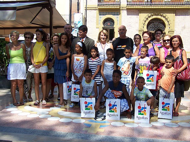 El Alcalde recibe a la Comitiva Saharaui del Programa «Vacaciones en Paz» - 1, Foto 1