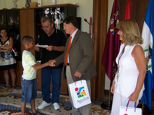 El Alcalde recibe a la Comitiva Saharaui del Programa «Vacaciones en Paz» - 2, Foto 2
