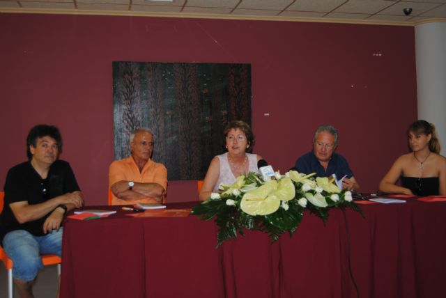 El Festival de Teatro y Danza publica un libro con cuatro obras de teatro cortas, fruto del I Curso de Dramaturgia impartido el pasado año - 1, Foto 1