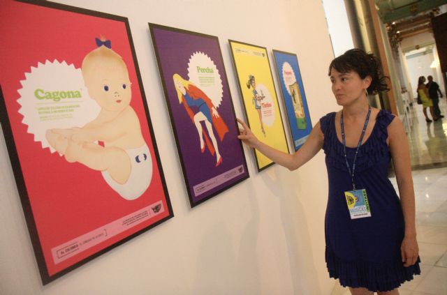 El colectivo Populardelujo convierte el centro de Cartagena en una avenida colombiana con el uso de gráficas, en La Mar de Músicas - 3, Foto 3