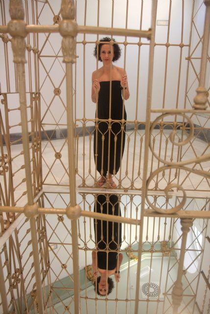 La artista colombiana Luz Angela Lizarazo retrata a la sociedad colombiana a través de las rejas de sus casas en La Mar de Músicas - 1, Foto 1