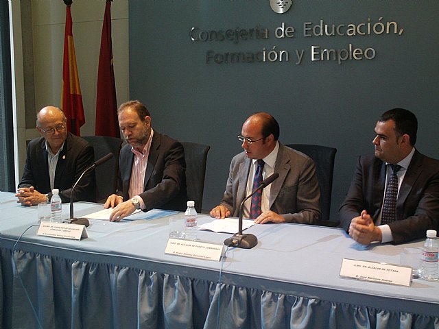 La Comunidad promueve medidas para impulsar el empleo en Puerto Lumbreras, Totana y Cieza, Foto 2