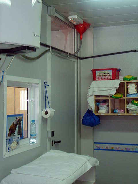 El Grupo Socialista denuncia el deplorable estado de las instalaciones provisionales que albergan la guardería de La Paz - 3, Foto 3