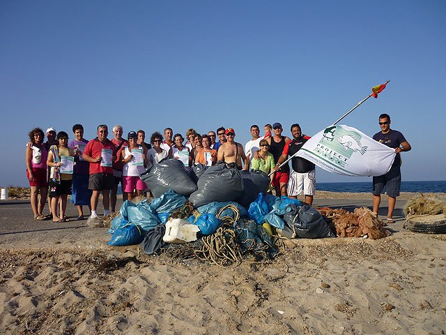 Un grupo de voluntarios recogen más de 500 kilos de basura - 1, Foto 1