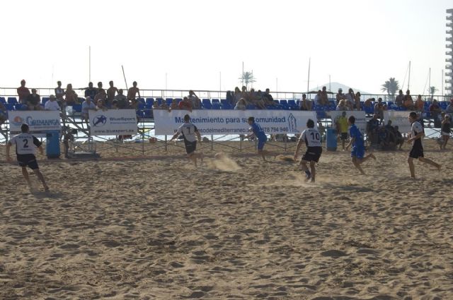 En marcha el III Torneo de Futbol Playa Bluesport 2010 - 2, Foto 2